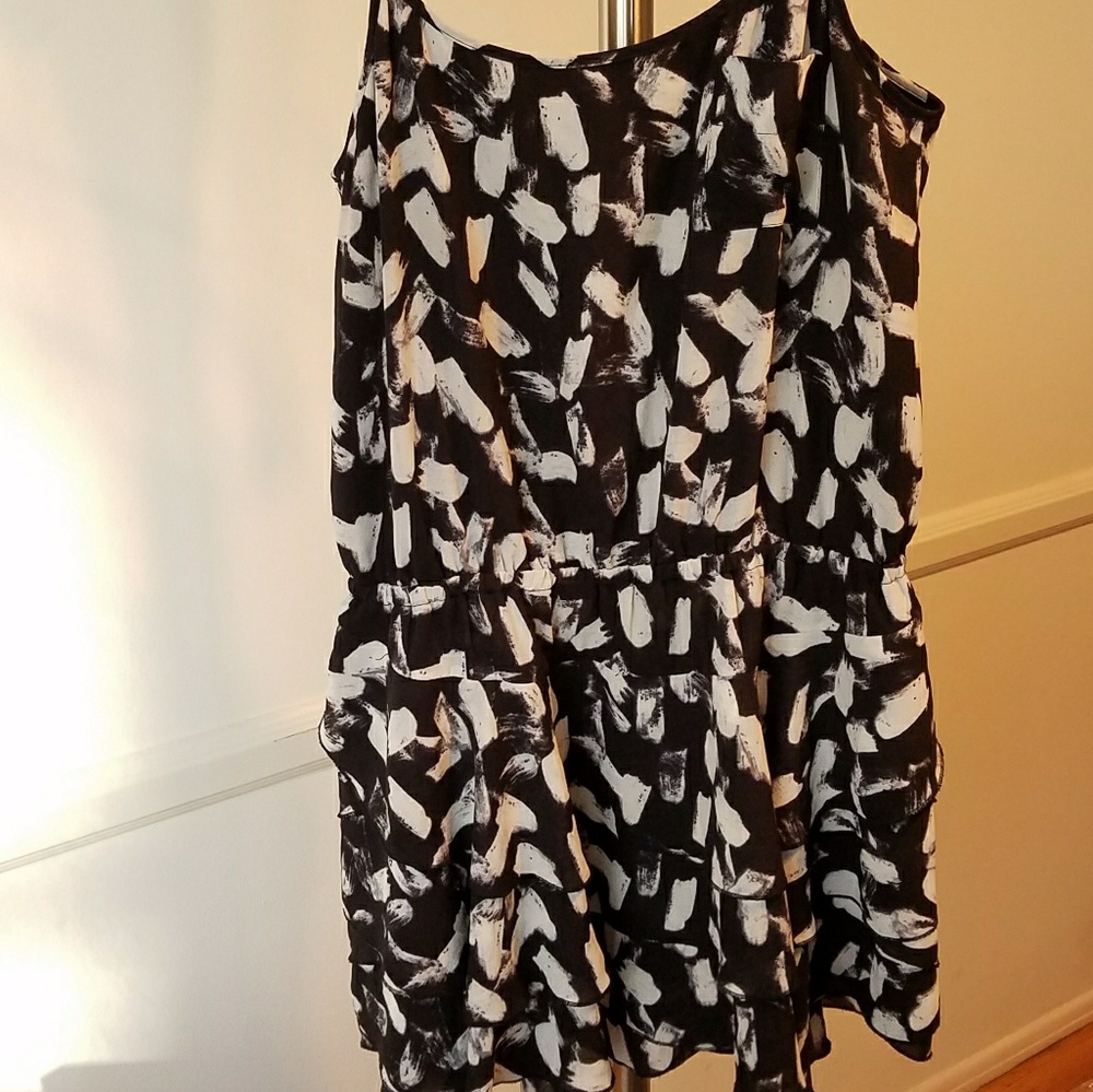 Banana Republic Black & White Romper Sz MP EUC!